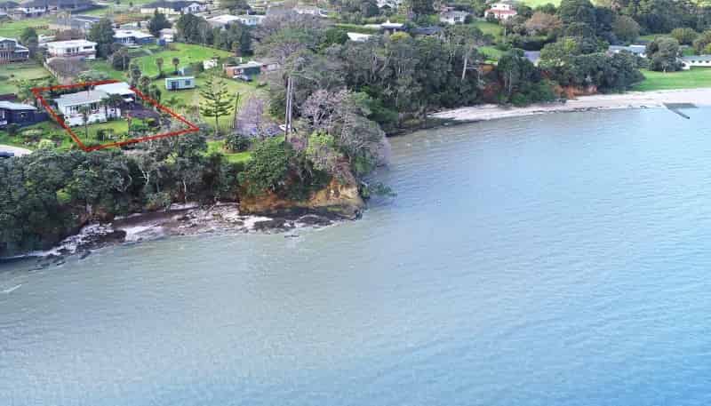 64 Ronald Avenue, Glenbrook