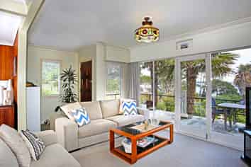 64 Ronald Avenue, Glenbrook