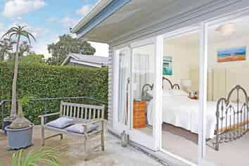 64 Ronald Avenue, Glenbrook