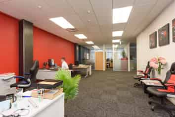 Stable Investment in Dominant Prime Position