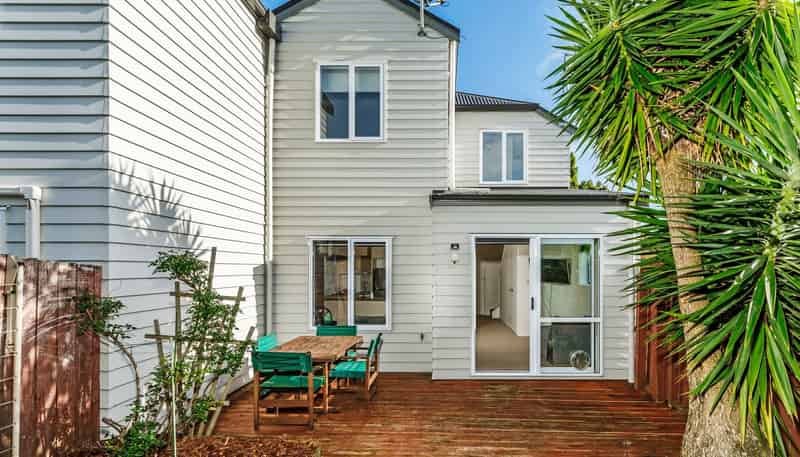 8/30 John Jennings Drive, Albany