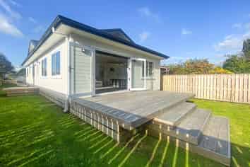 11 Orlando Street, Stratford