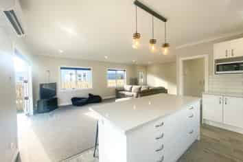 11 Orlando Street, Stratford