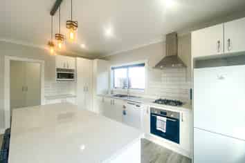 11 Orlando Street, Stratford