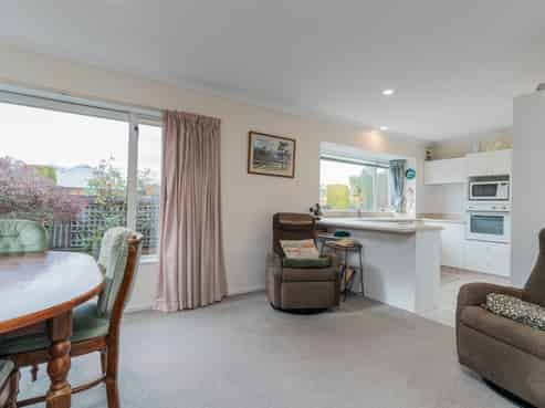 141 Avonhead Road, Avonhead