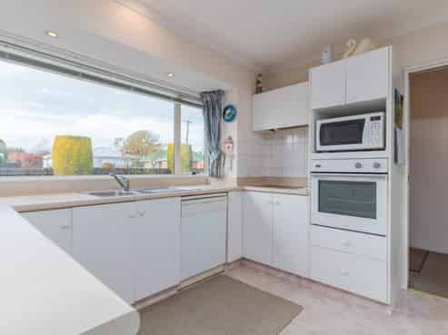 141 Avonhead Road, Avonhead