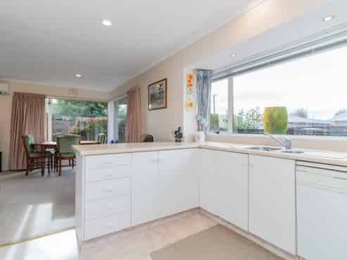 141 Avonhead Road, Avonhead