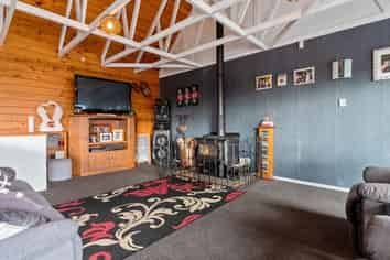 84 Houchens Road, Glenview