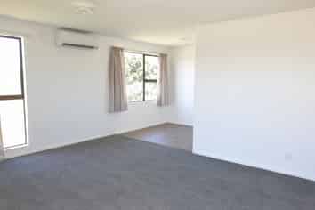 42 Parakai Ave, Parakai