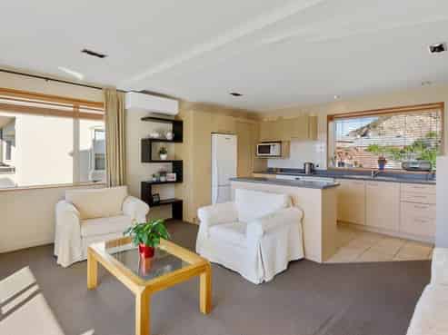 4/6 Burgess Street, Sumner