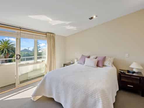 4/6 Burgess Street, Sumner