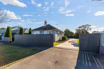 37 Blighs Road, Strowan