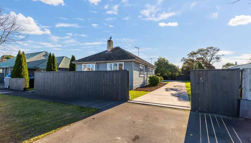 37 Blighs Road, Strowan