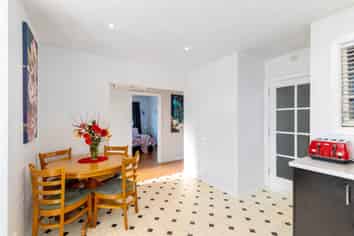 37 Blighs Road, Strowan