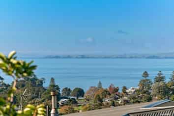 97 Glamorgan Drive, Torbay