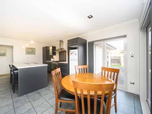 16 Walnut Grove, Kelvin Grove