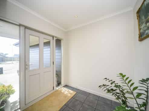 16 Walnut Grove, Kelvin Grove