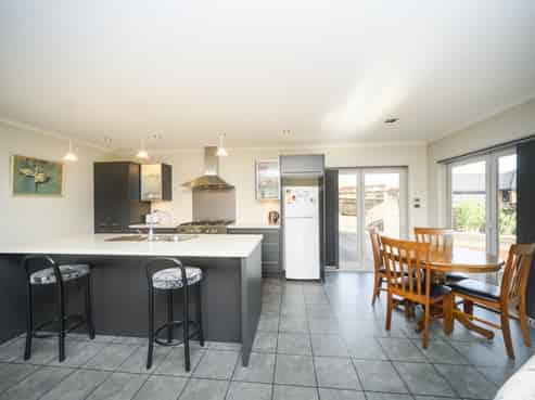 16 Walnut Grove, Kelvin Grove