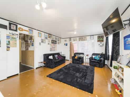 6B Clarke Avenue, Highbury