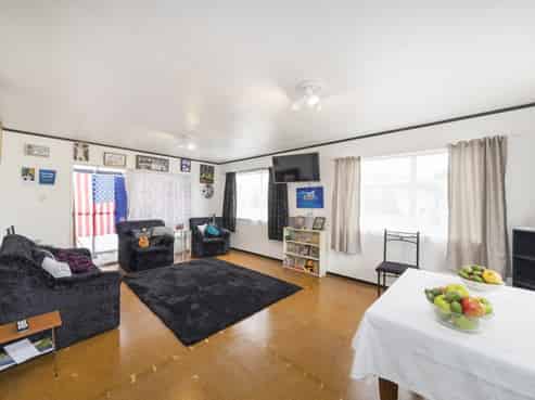 6B Clarke Avenue, Highbury