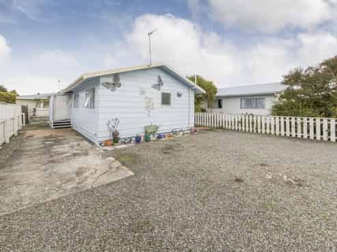 6B Clarke Avenue, Highbury