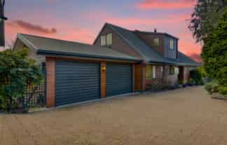 90 Malling Road, Redwood Valley