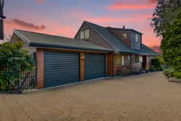 90 Malling Road, Redwood Valley