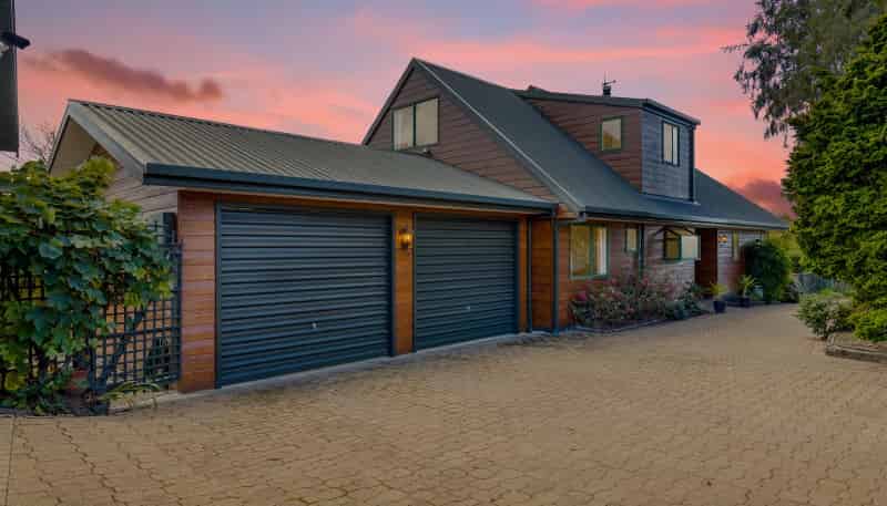 90 Malling Road, Redwood Valley