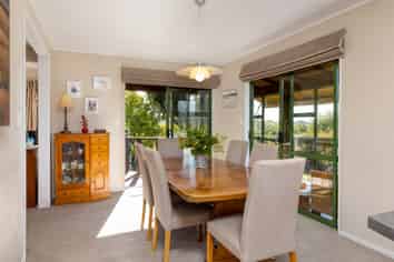 90 Malling Road, Redwood Valley