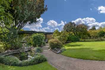 90 Malling Road, Redwood Valley