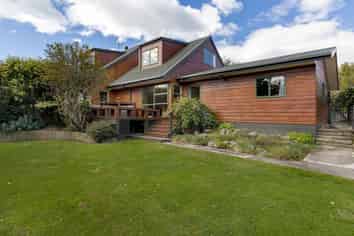 90 Malling Road, Redwood Valley