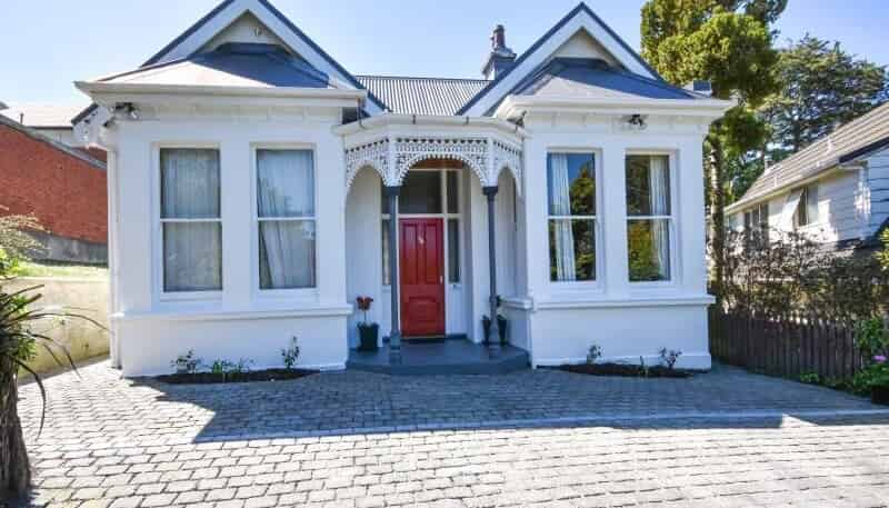 328 Highgate, Roslyn