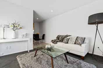 8/37 Cornwall Street, Saint Albans