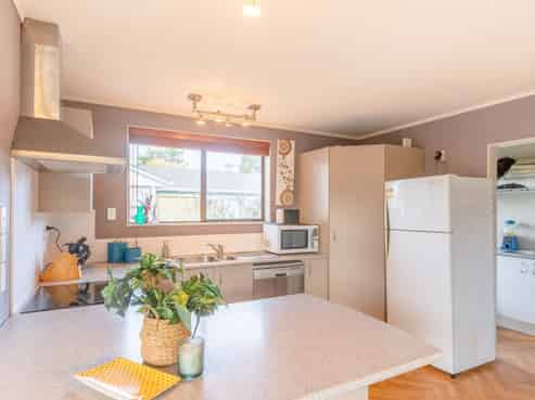 47 Raumati Road, Raumati Beach