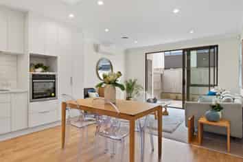 10 Orona Place, Conifer Grove