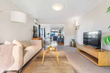 22 Dunedin Street, Redwood