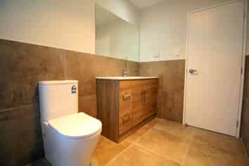 D/6 Waddell Ave, Point England