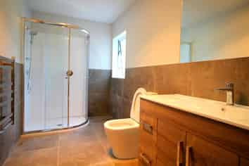 D/6 Waddell Ave, Point England