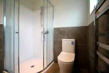 D/6 Waddell Ave, Point England