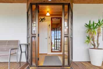 28 Russell Crescent, Western Heights