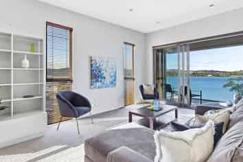 H202/326 Evans Bay Parade, Hataitai