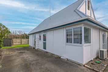 60 Newton Place, Westbrook