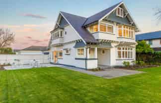 32 Hawkesbury Avenue, Merivale