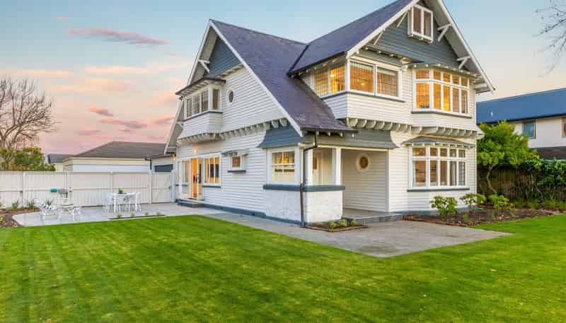 32 Hawkesbury Avenue, Merivale