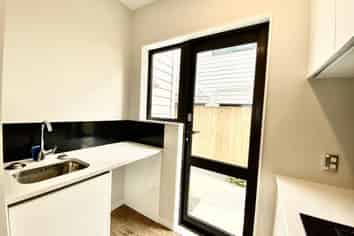 15 Hikuawa Road, Flat Bush