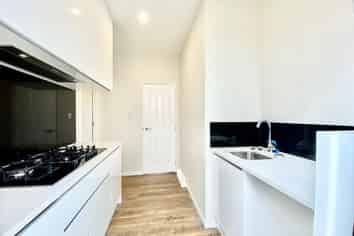 15 Hikuawa Road, Flat Bush