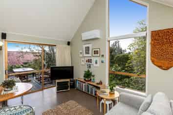 221D Huatoki Street, Vogeltown