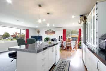 21 Foster Terrace, Onekawa