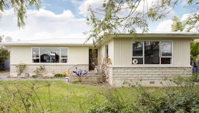 21 Foster Terrace, Onekawa