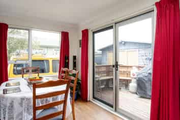 21 Foster Terrace, Onekawa